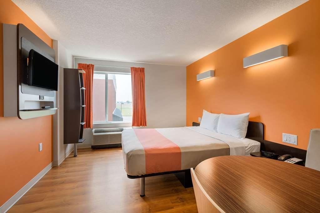 Motel 6 Airdrie Habitación foto